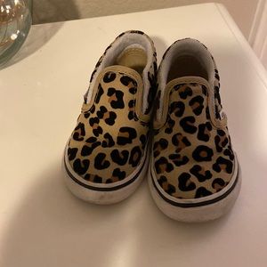 Leopard toddler vans